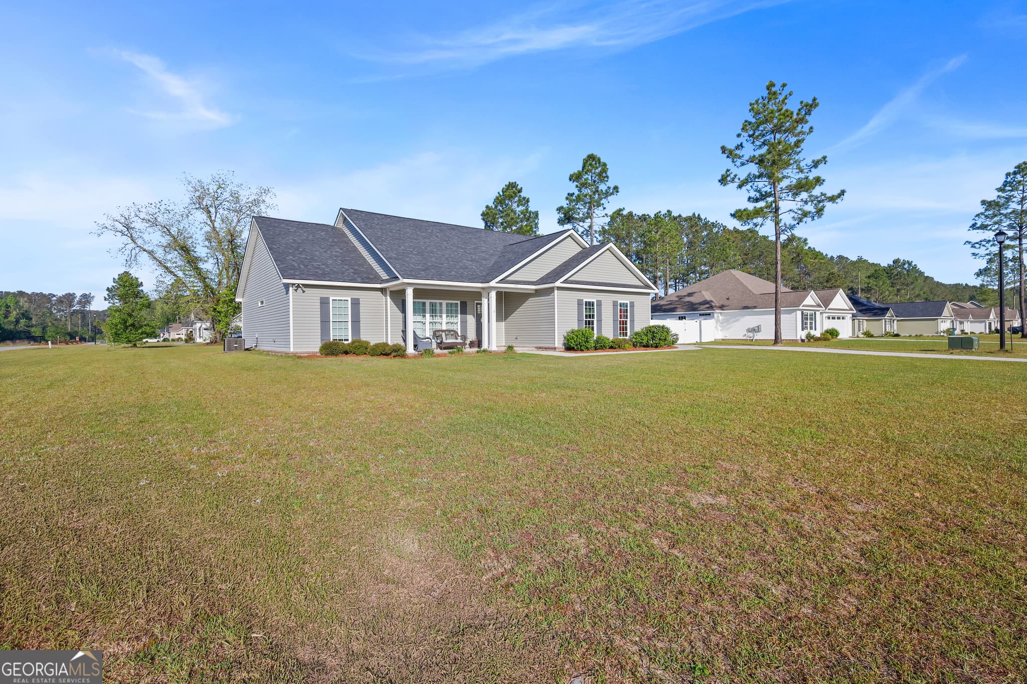 3 bedroom, 2 bathroom, 1,651 sq ft single family residence for sale at 301 Tallulah Bend, Ellabell, GA 31308 — photo 2
