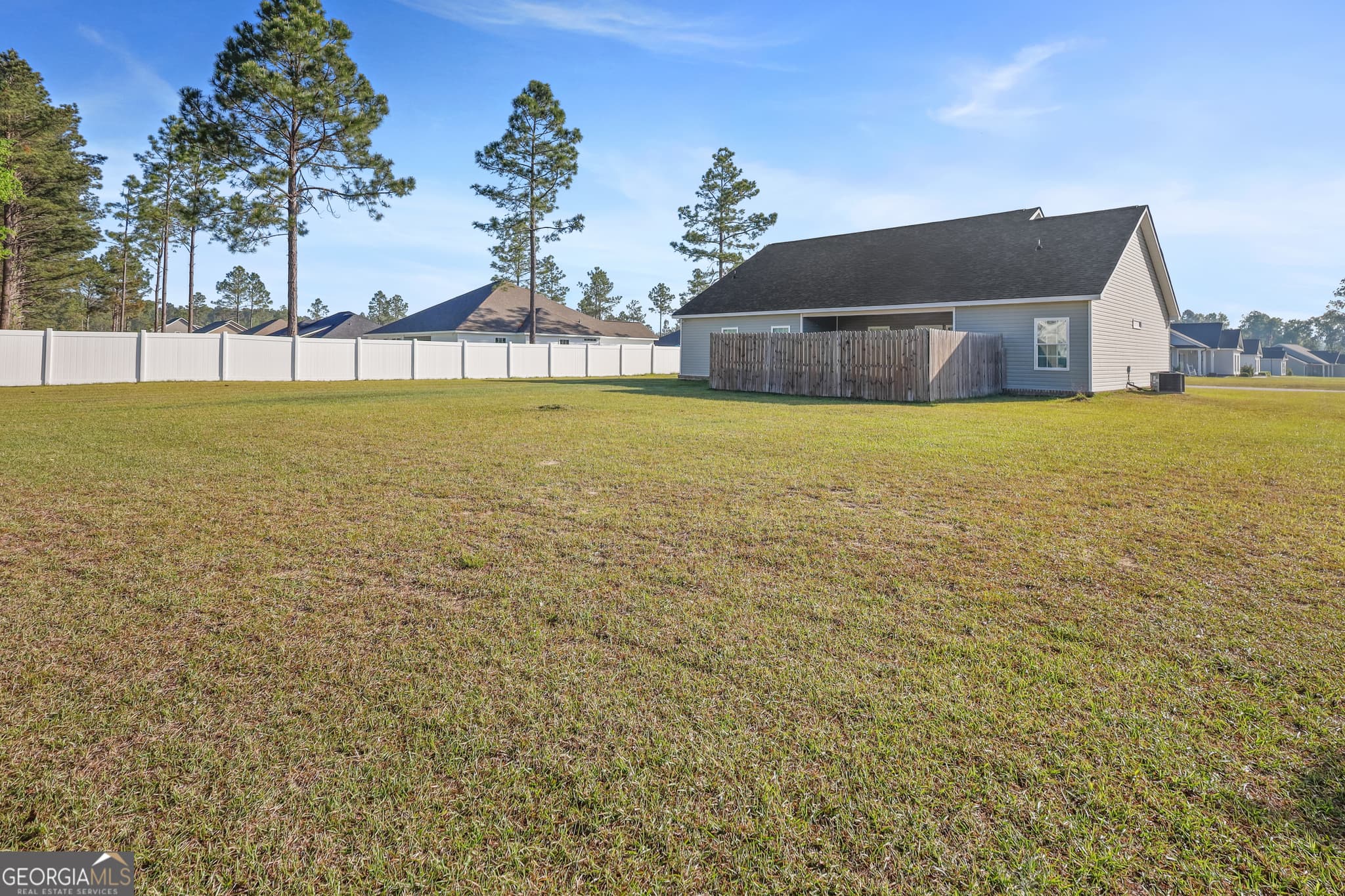 3 bedroom, 2 bathroom, 1,651 sq ft single family residence for sale at 301 Tallulah Bend, Ellabell, GA 31308 — photo 5