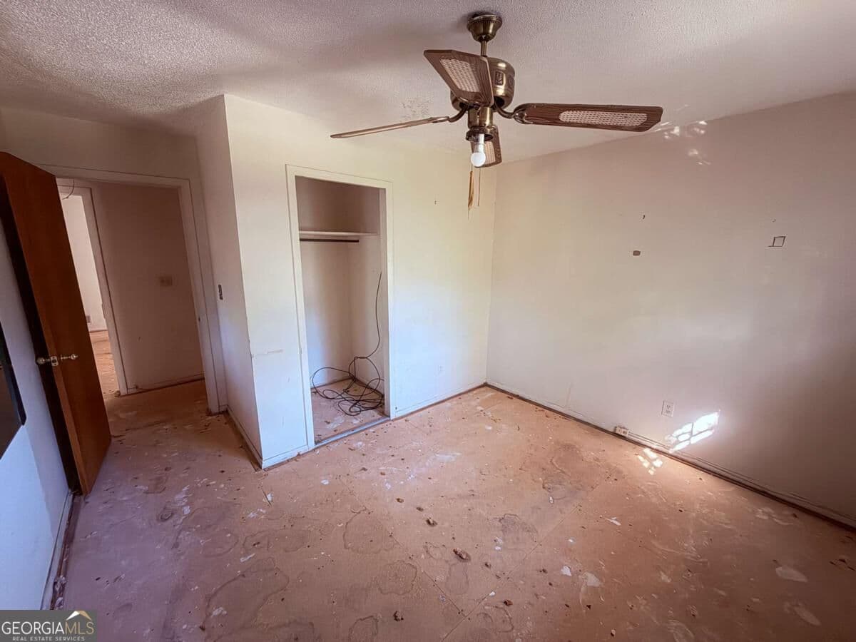 3 bedroom, 2.5 bathroom, 1,340 sq ft townhouse for sale at 4701 Flat Shoals Road 69B, Union City, GA 30291 — photo 9