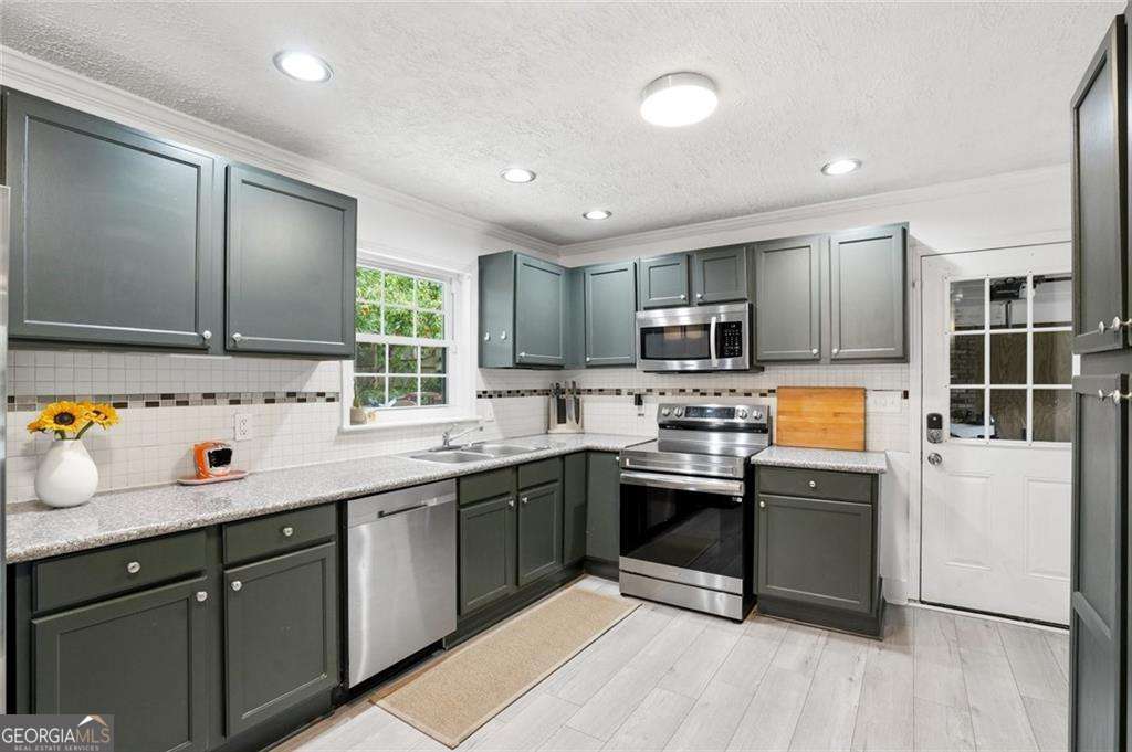 5 bedroom, 3 bathroom, 2,566 sq ft single family residence for rent at 1720 Mary Lou Lane, Atlanta, GA 30316 for $3,000 a month — photo 7