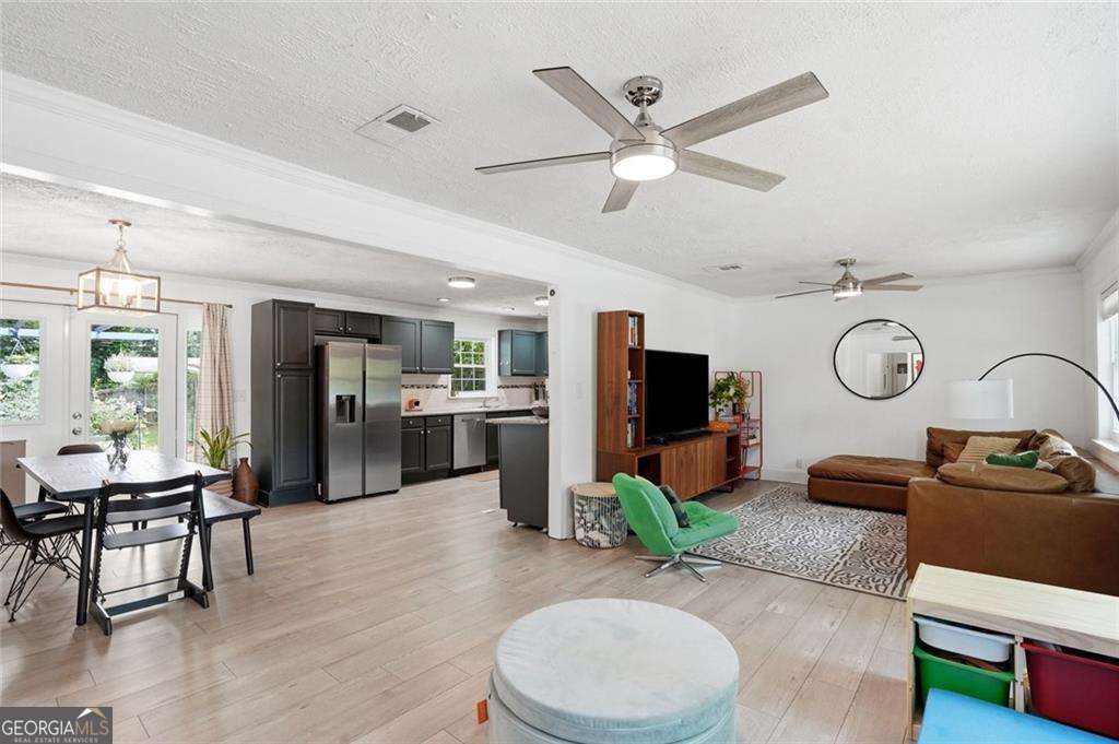 5 bedroom, 3 bathroom, 2,566 sq ft single family residence for rent at 1720 Mary Lou Lane, Atlanta, GA 30316 for $3,000 a month — photo 4