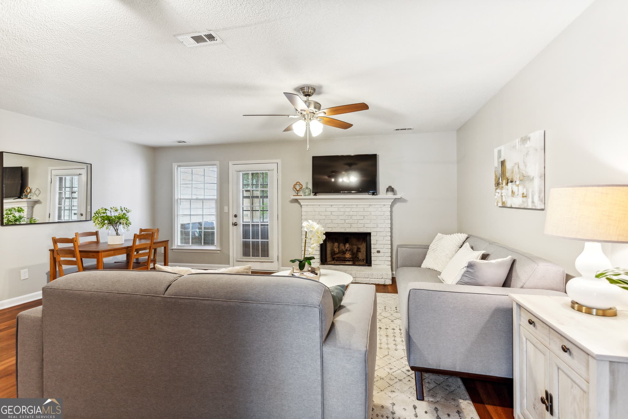 2 bedroom, 2.5 bathroom, 1,292 sq ft townhouse for rent at 1166 Magnolia Way, Smyrna, GA 30082 for $2,200 a month — photo 3