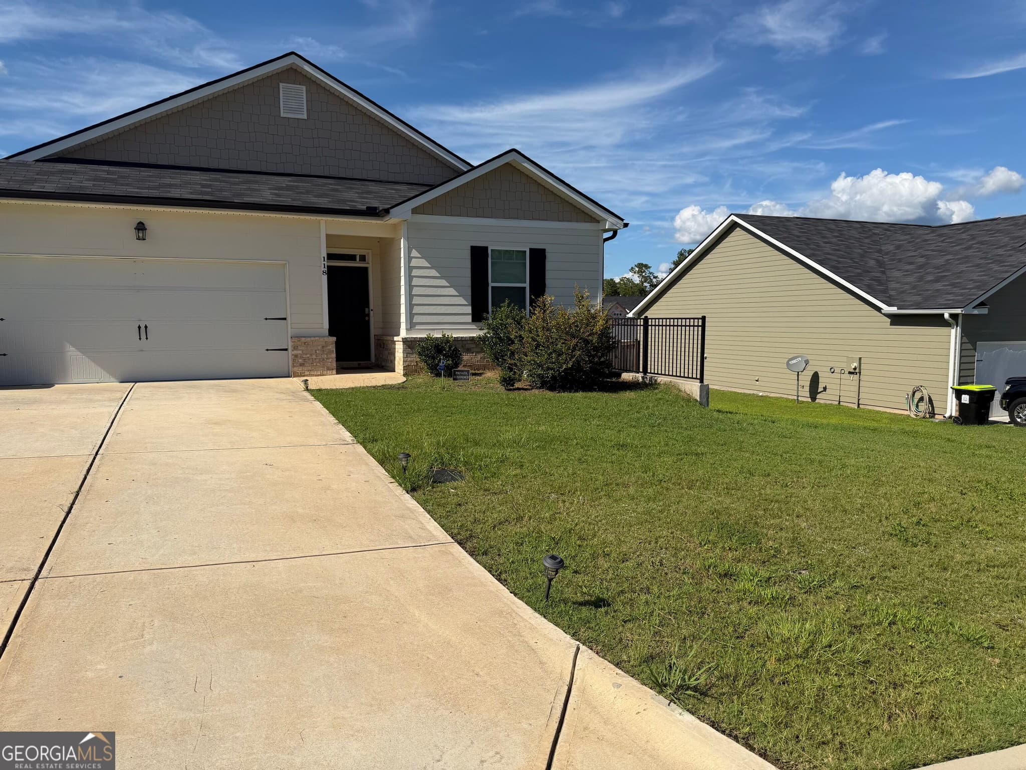 3 bedroom, 2 bathroom, 1,475 sq ft single family residence for sale at 118 Taylor Woods Court, Bonaire, GA 31005 — photo 2
