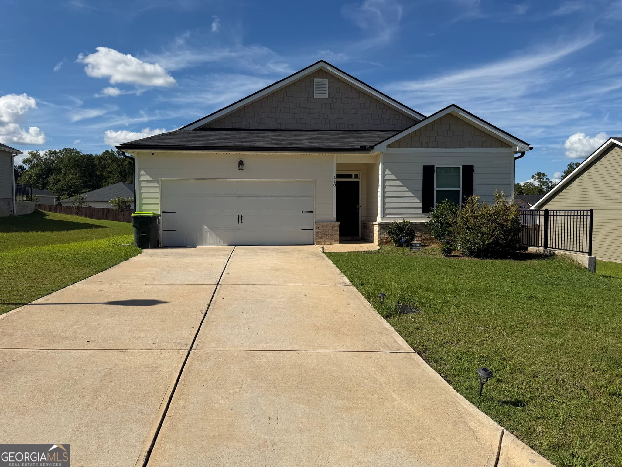 3 bedroom, 2 bathroom, 1,475 sq ft single family residence for sale at 118 Taylor Woods Court, Bonaire, GA 31005