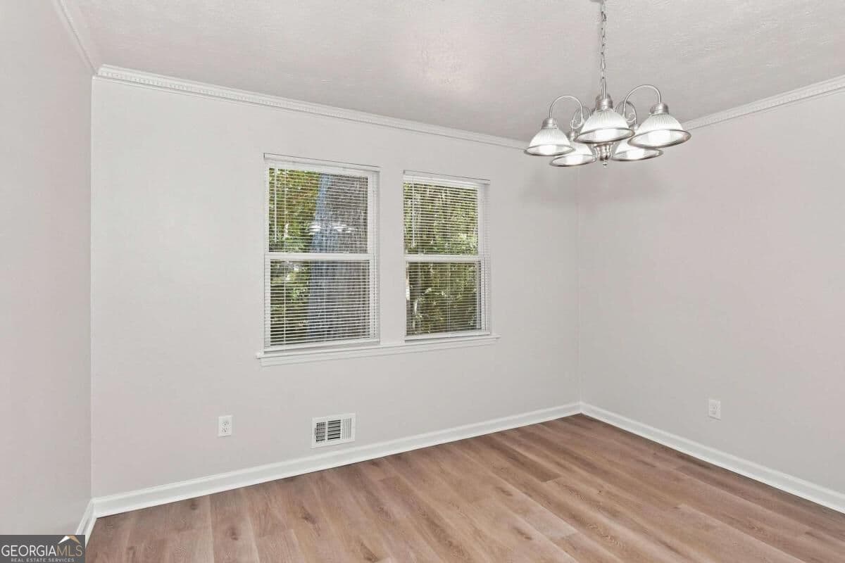 3 bedroom, 2 bathroom, 1,988 sq ft single family residence for sale at 3230 Grand Central Drive, Snellville, GA 30078 — photo 7