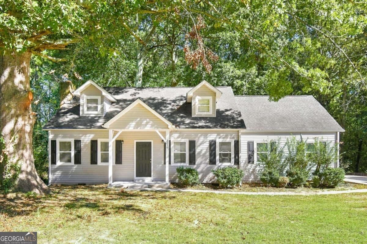 3 bedroom, 2 bathroom, 1,988 sq ft single family residence for sale at 3230 Grand Central Drive, Snellville, GA 30078