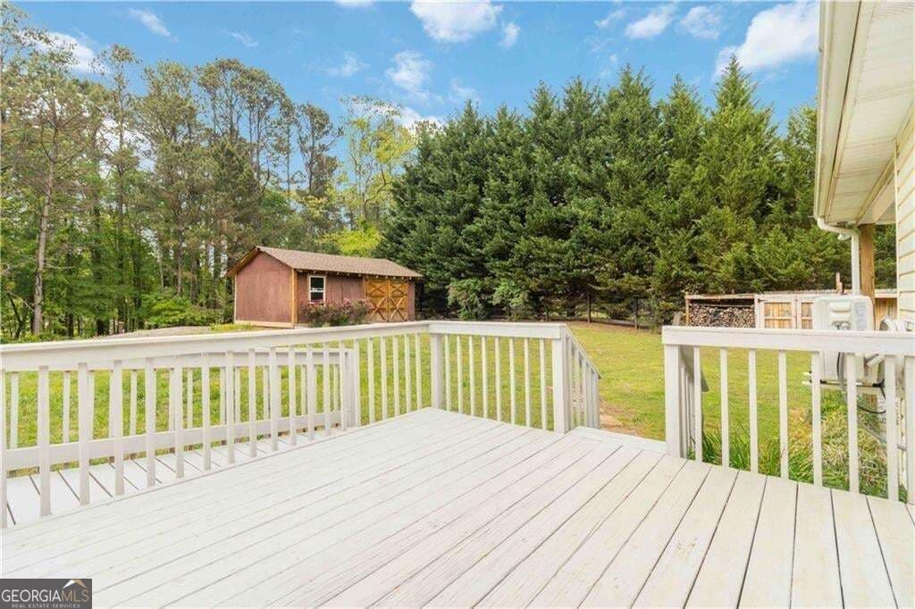 3 bedroom, 2 bathroom single family residence for rent at 3040 Land Road, Alpharetta, GA 30004 for $2,500 a month — photo 2