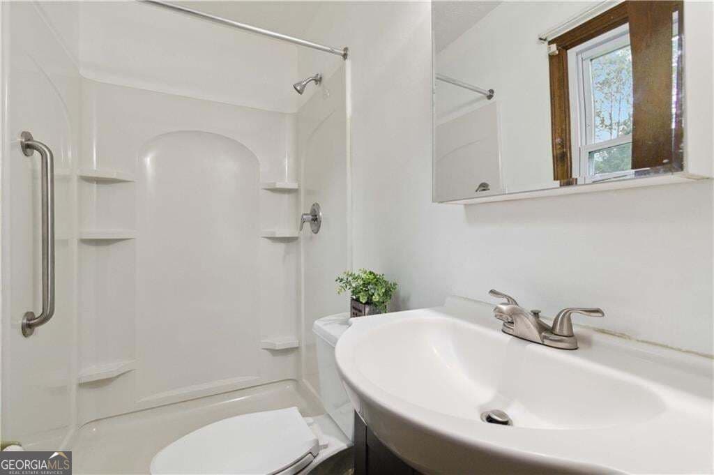 3 bedroom, 2 bathroom single family residence for rent at 3040 Land Road, Alpharetta, GA 30004 for $2,500 a month — photo 4