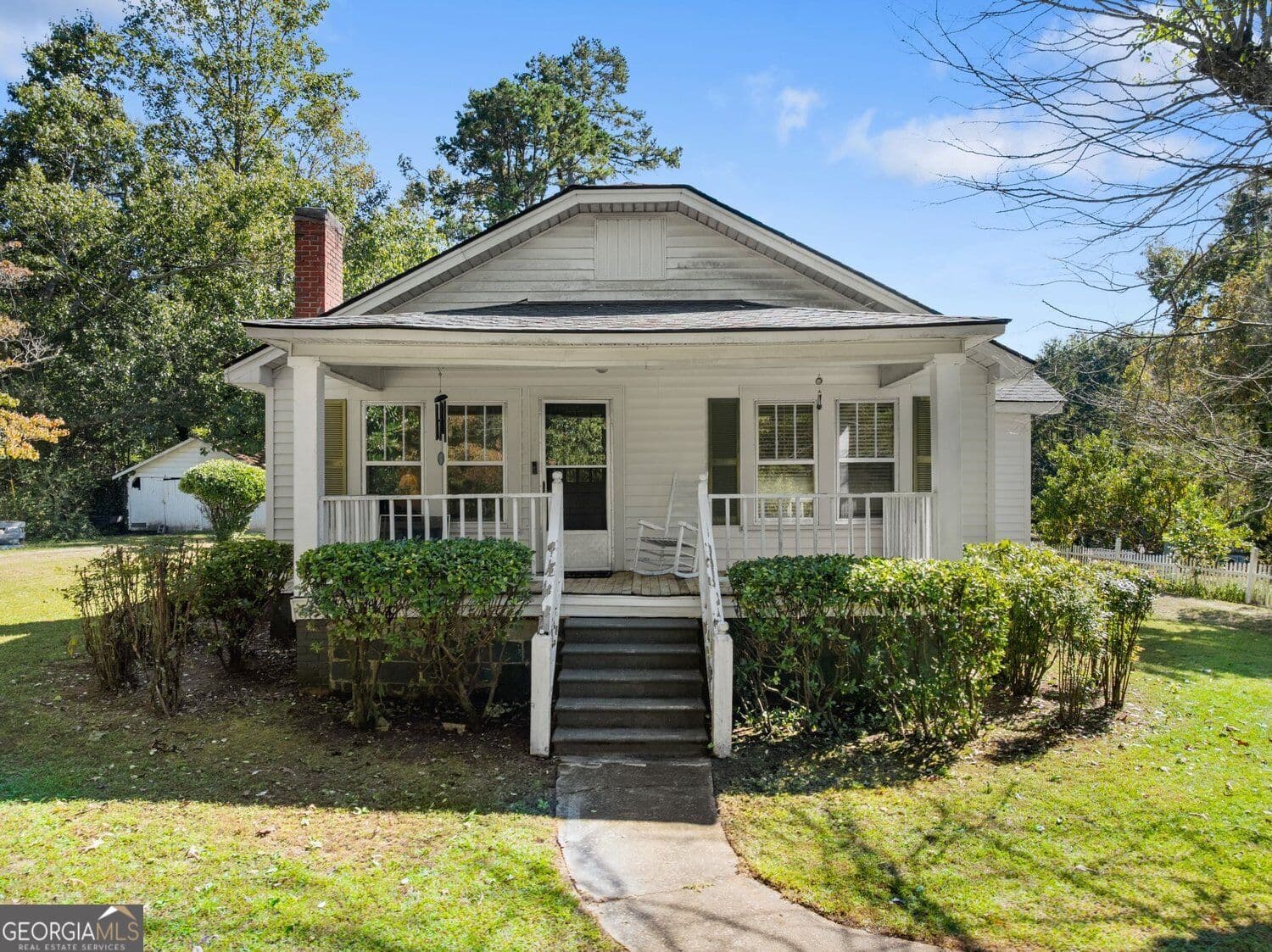 2 bedroom, 1 bathroom, 964 sq ft single family residence for sale at 576 Habersham Mills Road, Demorest, GA 30535 — photo 1 of 34