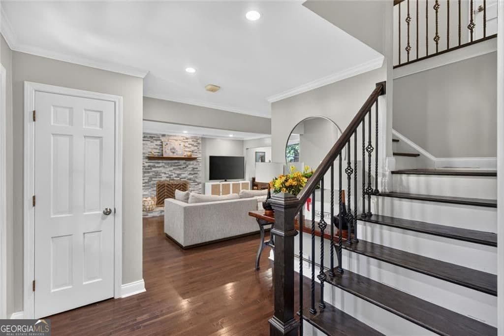 4 bedroom, 2.5 bathroom, 3,703 sq ft single family residence for sale at 4371 Vintage Lane, Dunwoody, GA 30338 — photo 2