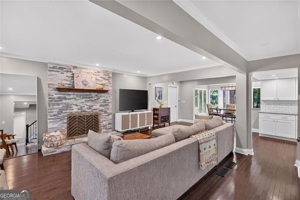 4 bedroom, 2.5 bathroom, 3,703 sq ft single family residence for sale at 4371 Vintage Lane, Dunwoody, GA 30338 — photo 3