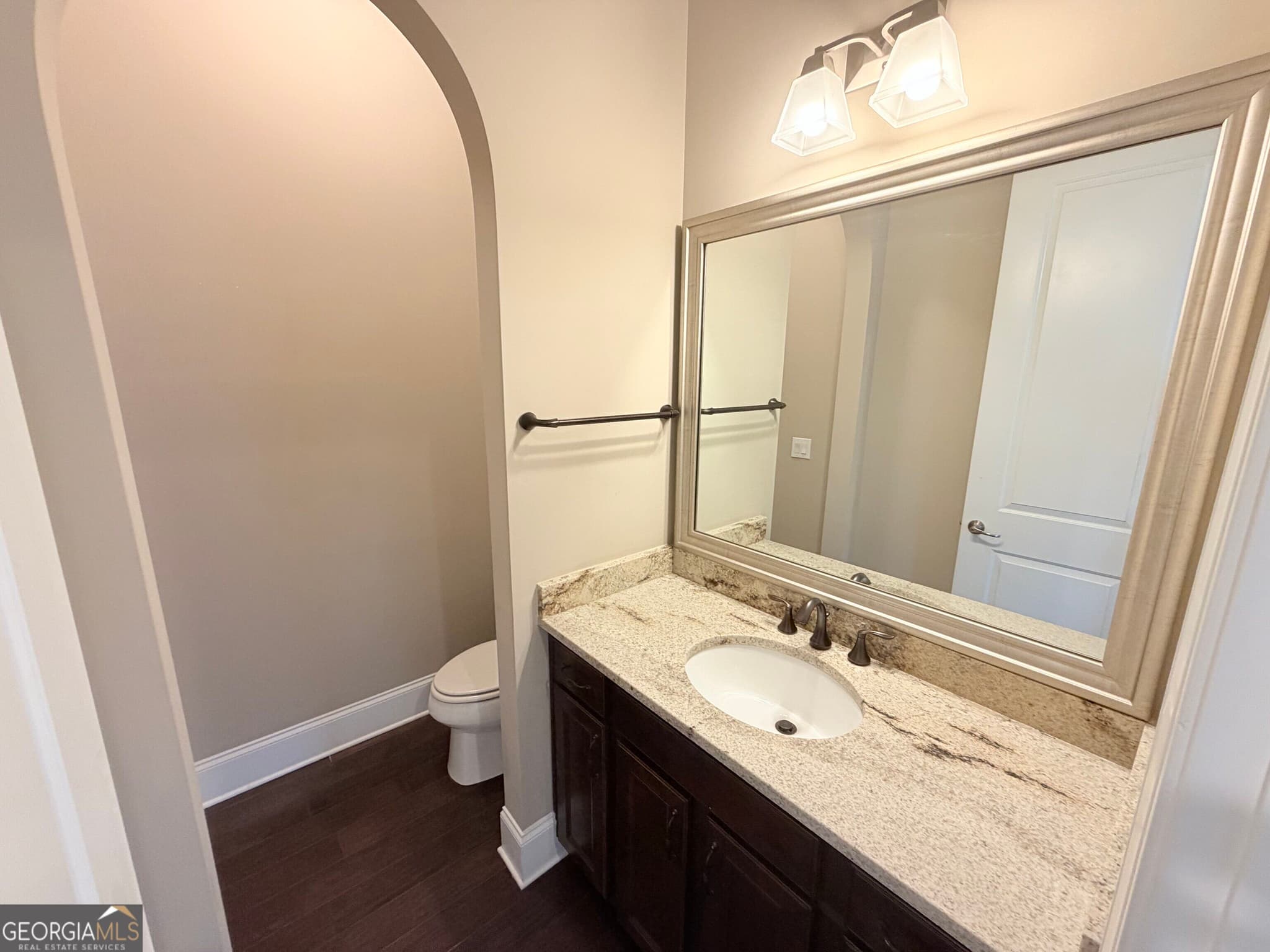 4 bedroom, 3.5 bathroom, 3,459 sq ft townhouse for sale at 2256 Royal Vineyard Lane, Smyrna, GA 30080 — photo 7