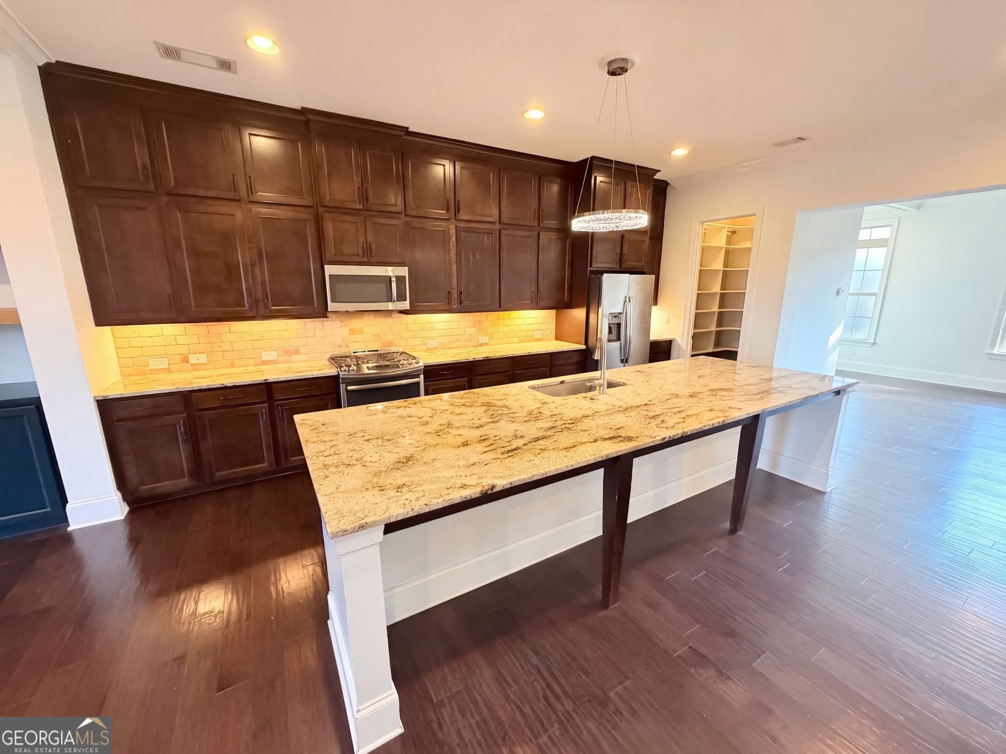 4 bedroom, 3.5 bathroom, 3,459 sq ft townhouse for sale at 2256 Royal Vineyard Lane, Smyrna, GA 30080 — photo 9