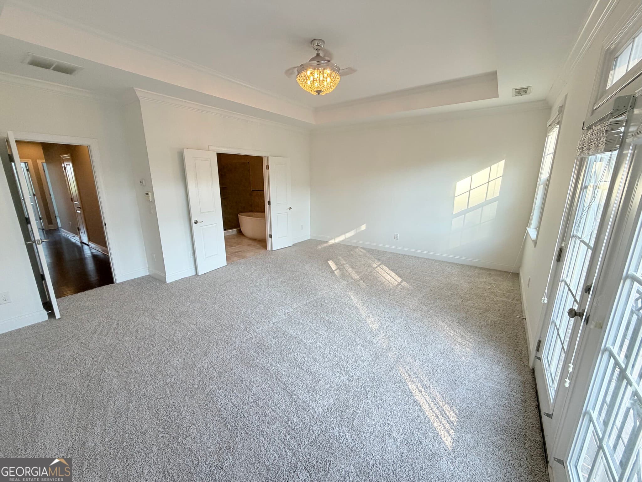 4 bedroom, 3.5 bathroom, 3,459 sq ft townhouse for sale at 2256 Royal Vineyard Lane, Smyrna, GA 30080 — photo 4