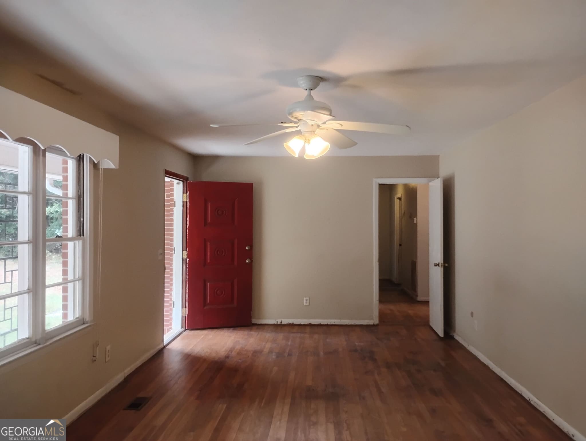 4 bedroom, 3 bathroom, 2,135 sq ft single family residence for sale at 318 W Main Street, Rutledge, GA 30663 — photo 5