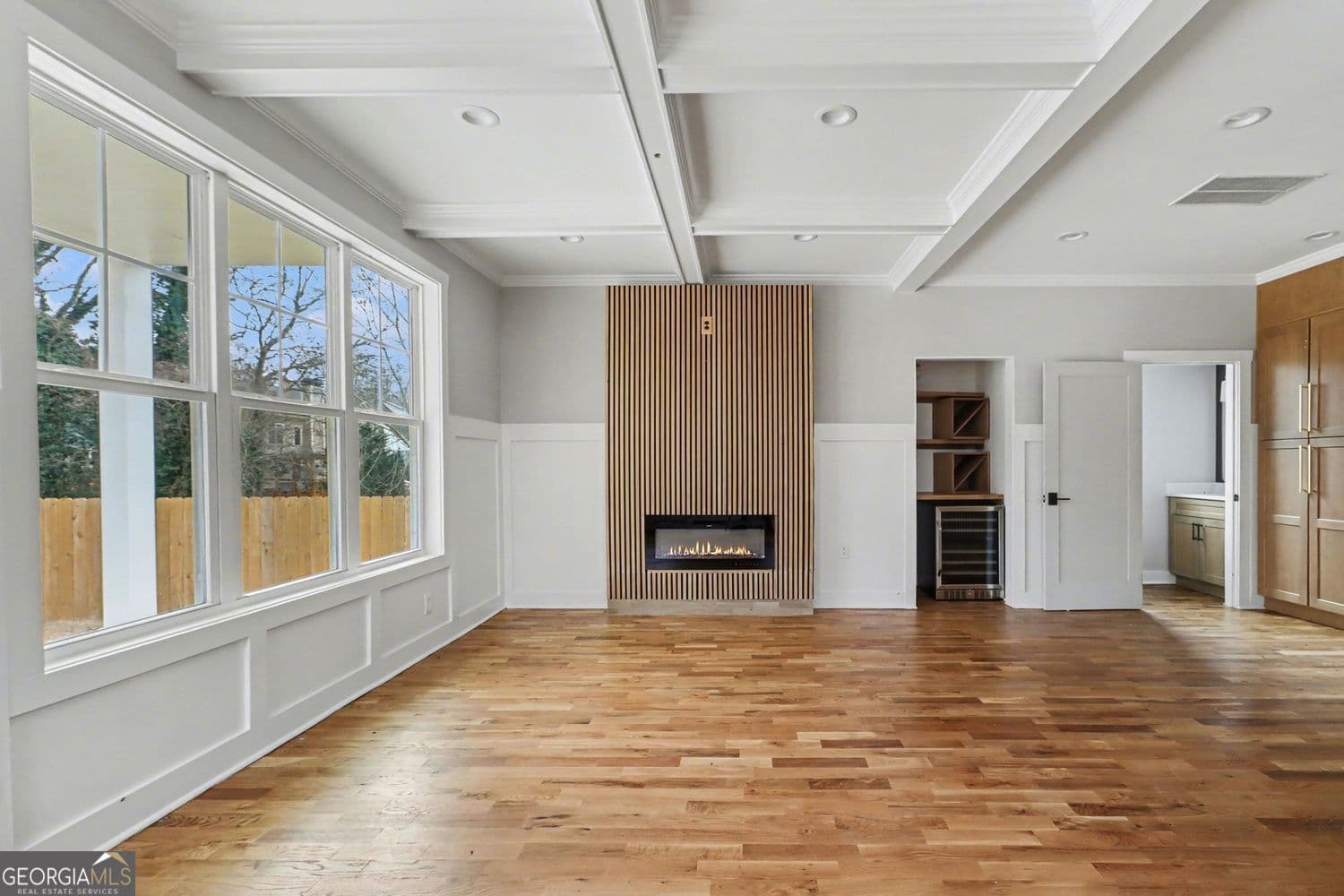 4 bedroom, 4.5 bathroom, 2,800 sq ft single family residence for sale at 327 Ohm Avenue, Scottdale, GA 30079 — photo 8