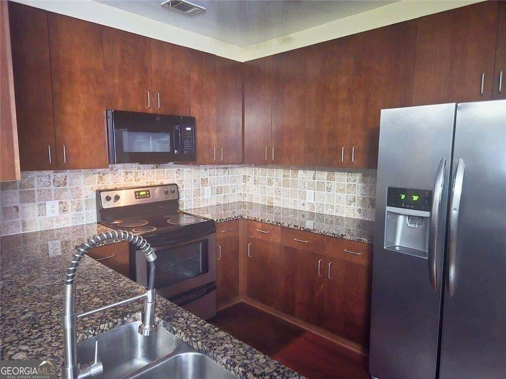 2 bedroom, 2 bathroom, 1,208 sq ft condominium for rent at 898 Oak Street 3203, Atlanta, GA 30310 for $1,900 a month — photo 8
