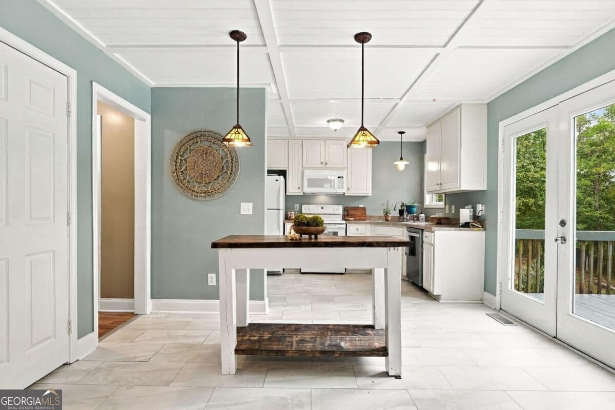 3 bedroom, 2.5 bathroom, 2,268 sq ft single family residence for sale at 196 W Scott Court, Fairmount, GA 30139 — photo 8