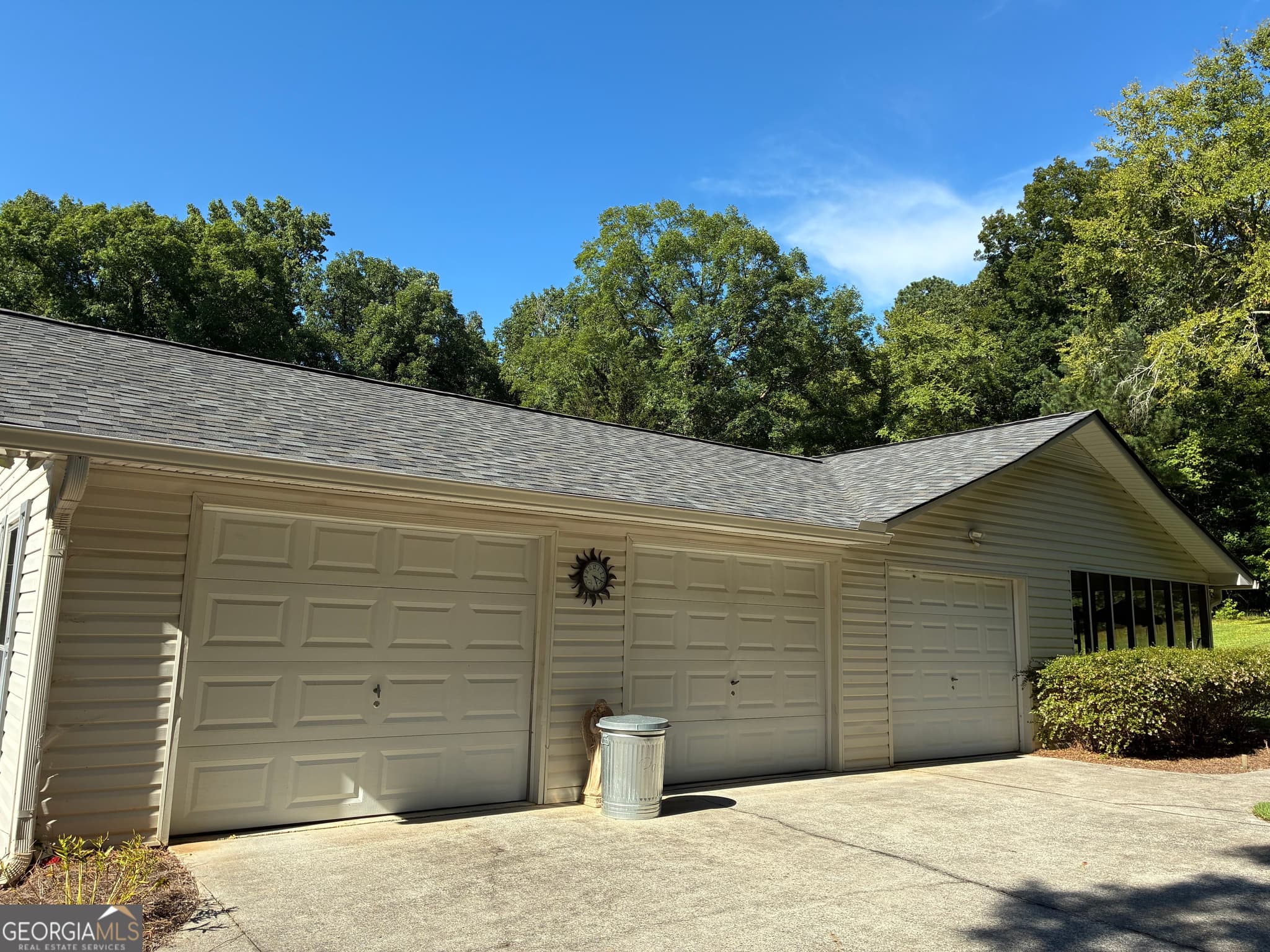 4 bedroom, 3 bathroom, 2,320 sq ft single family residence for sale at 334 Armuchee Trail, Rome, GA 30165 — photo 4