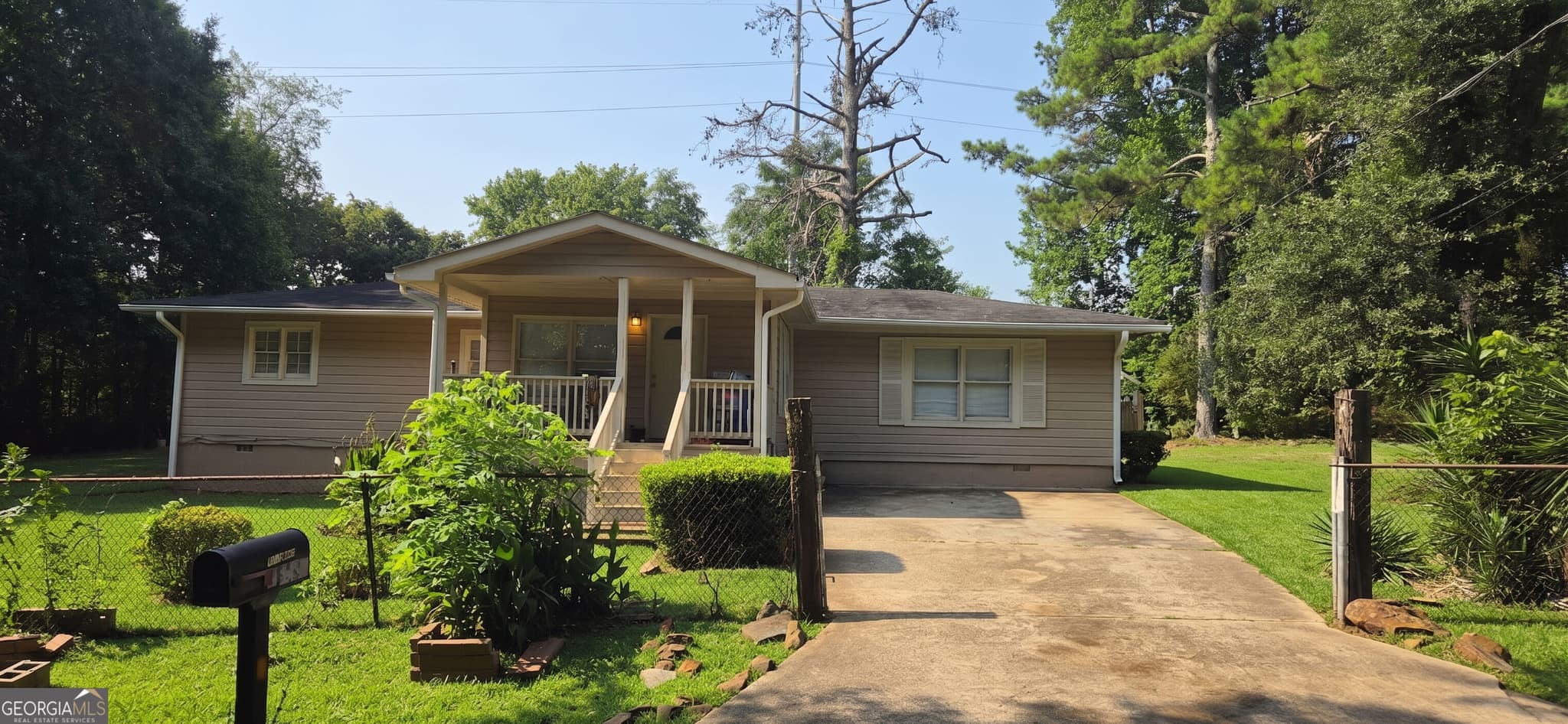 3 bedroom, 1 bathroom, 1,220 sq ft single family residence for sale at 2933 Coffer Drive, Ellenwood, GA 30294