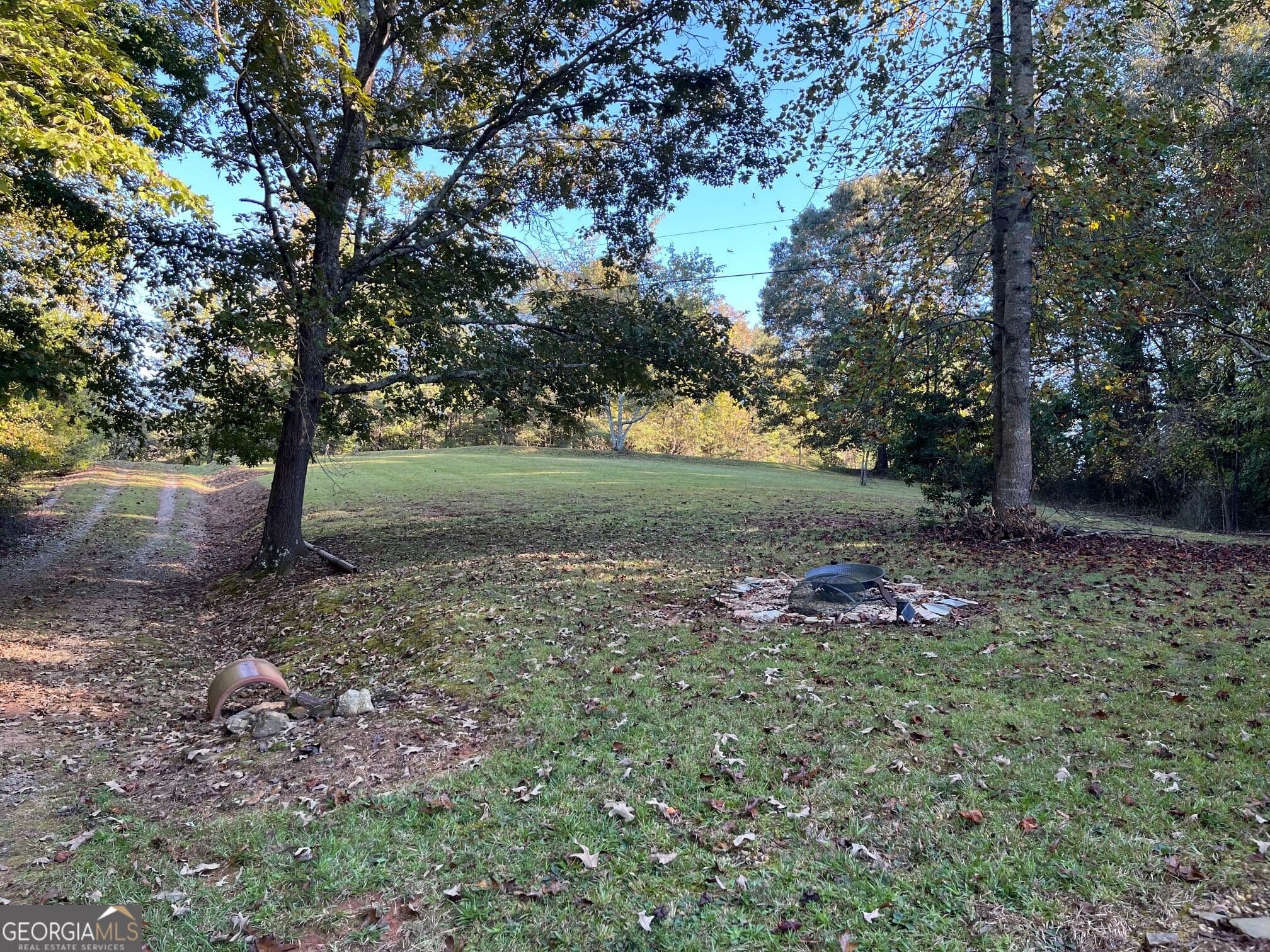 2 bedroom, 1.5 bathroom, 1,440 sq ft single family residence for sale at 185 Clover Leaf Road, Cleveland, GA 30528 — photo 2
