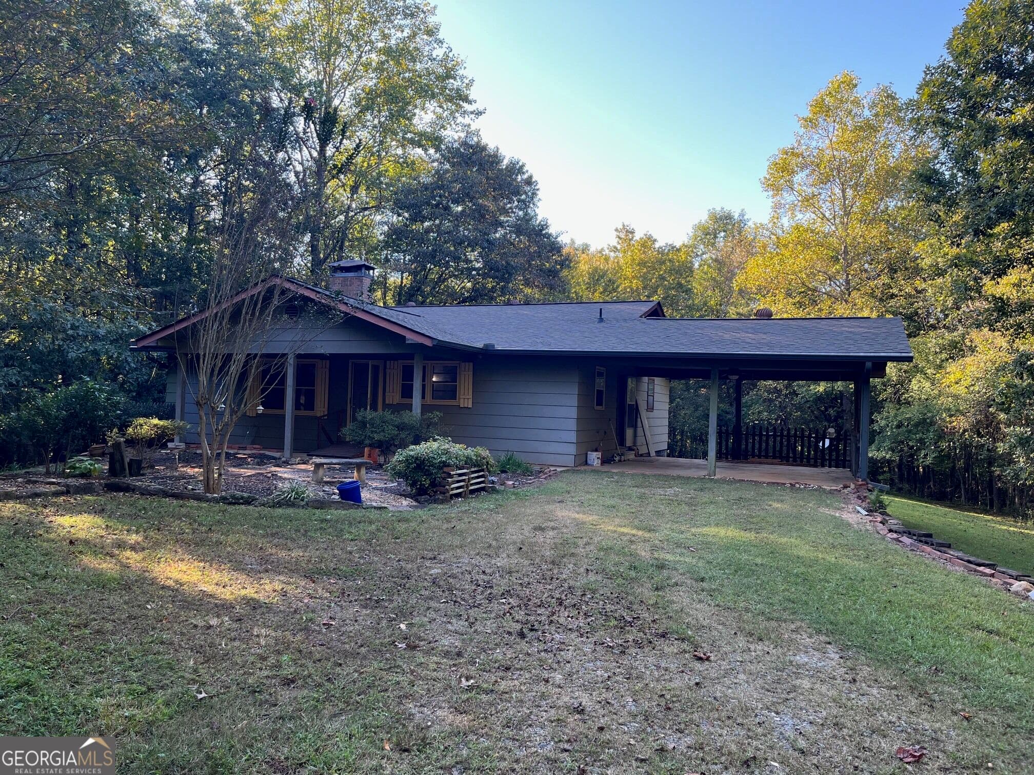 2 bedroom, 1.5 bathroom, 1,440 sq ft single family residence for sale at 185 Clover Leaf Road, Cleveland, GA 30528