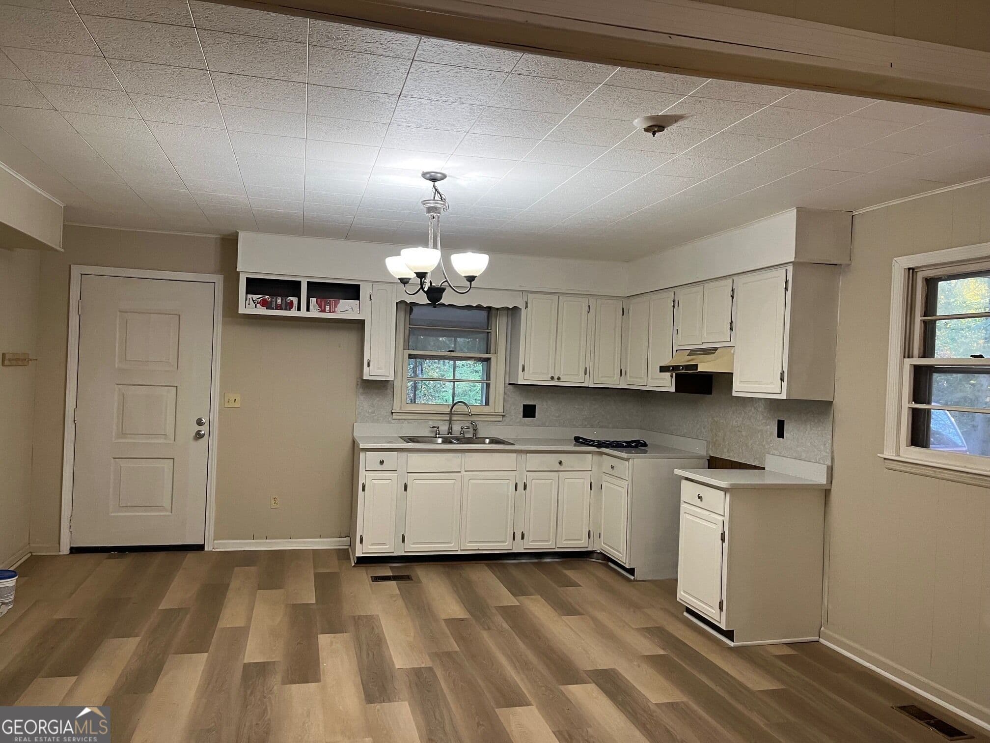 2 bedroom, 1.5 bathroom, 1,440 sq ft single family residence for sale at 185 Clover Leaf Road, Cleveland, GA 30528 — photo 5