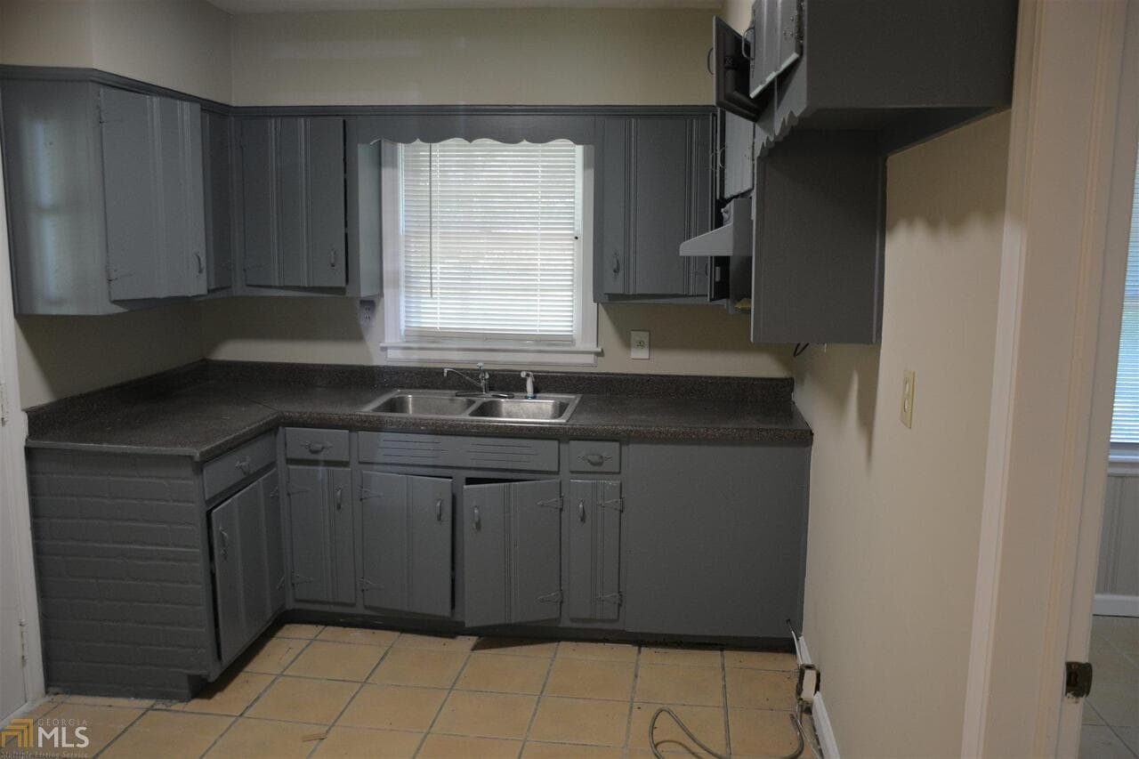 3 bedroom, 1 bathroom, 1,031 sq ft single family residence for rent at 2336 Bonner Road, East Point, GA 30344 for $1,650 a month — photo 5