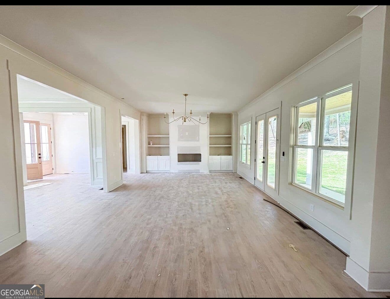5 bedroom, 3.5 bathroom, 3,403 sq ft single family residence for sale at 5834 Abbey View Court, Clermont, GA 30527 — photo 6