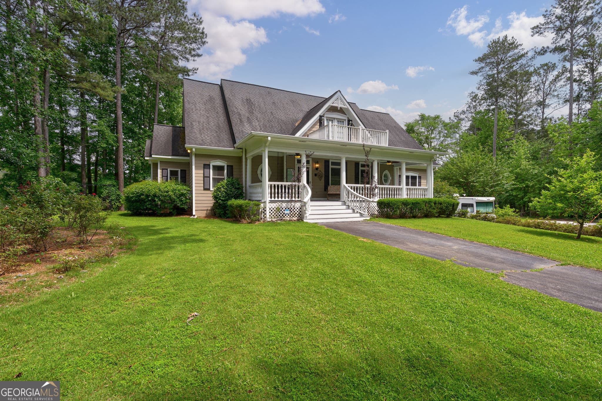 3 bedroom, 4 bathroom, 4,725 sq ft single family residence for sale at 625 West Lake Drive, Oxford, GA 30054 — photo 3