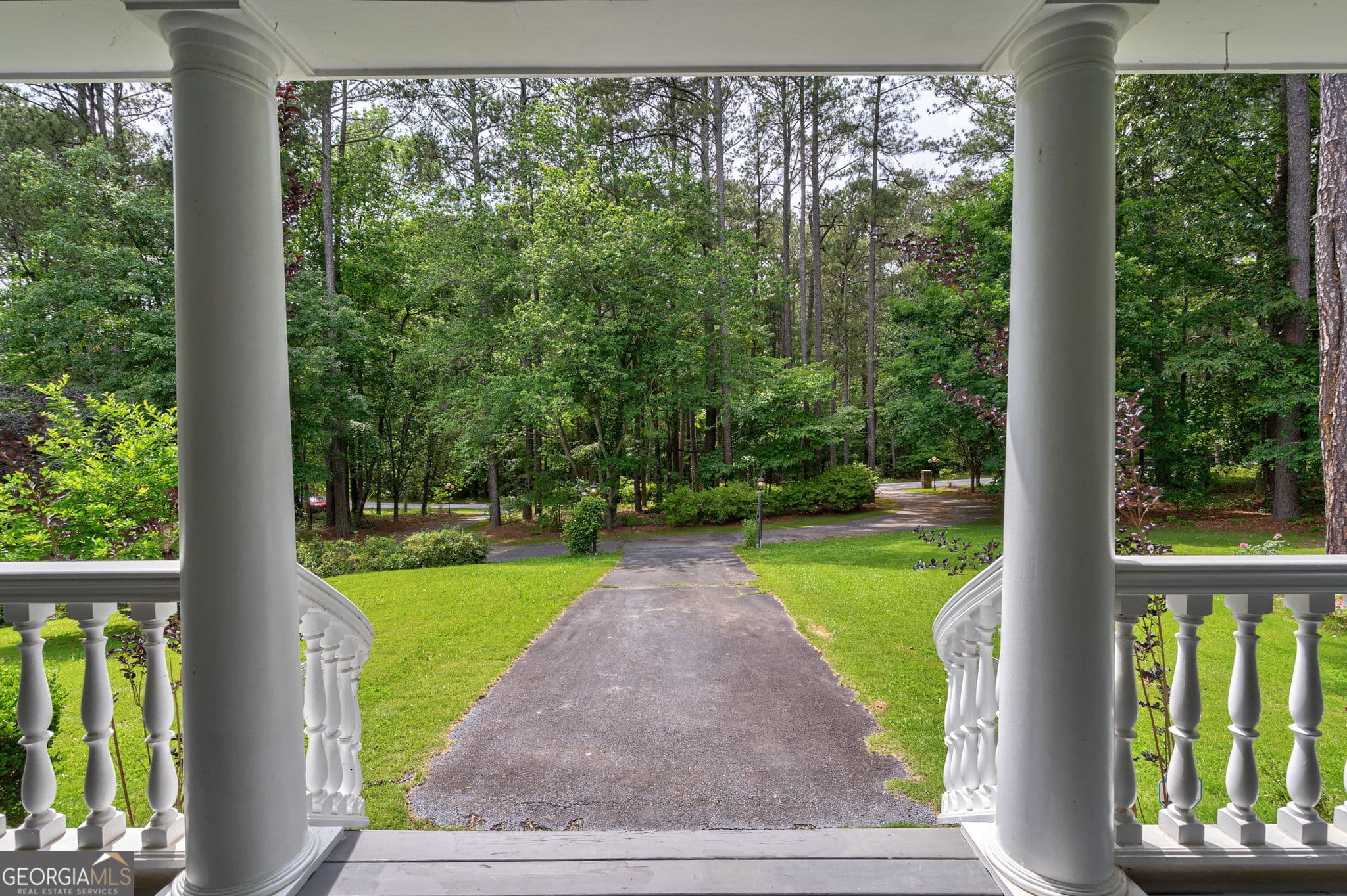 3 bedroom, 4 bathroom, 4,725 sq ft single family residence for sale at 625 West Lake Drive, Oxford, GA 30054 — photo 4