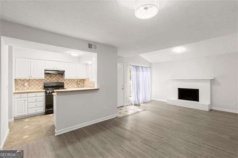 2 bedroom, 2 bathroom, 1,162 sq ft condominium for sale at 573 Picketts Bend Court, Marietta, GA 30008 — photo 6
