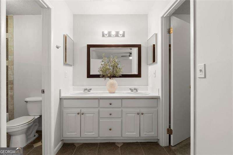 2 bedroom, 2 bathroom, 1,162 sq ft condominium for sale at 573 Picketts Bend Court, Marietta, GA 30008 — photo 7
