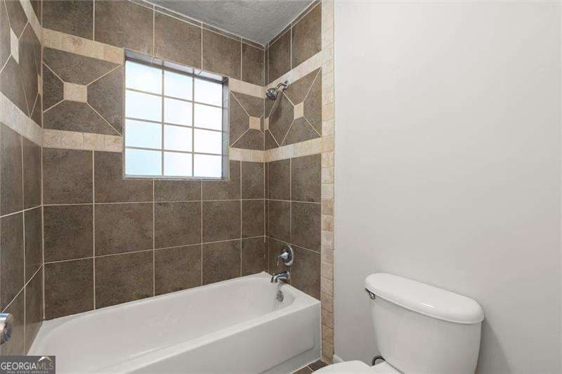 2 bedroom, 2 bathroom, 1,162 sq ft condominium for sale at 573 Picketts Bend Court, Marietta, GA 30008 — photo 9