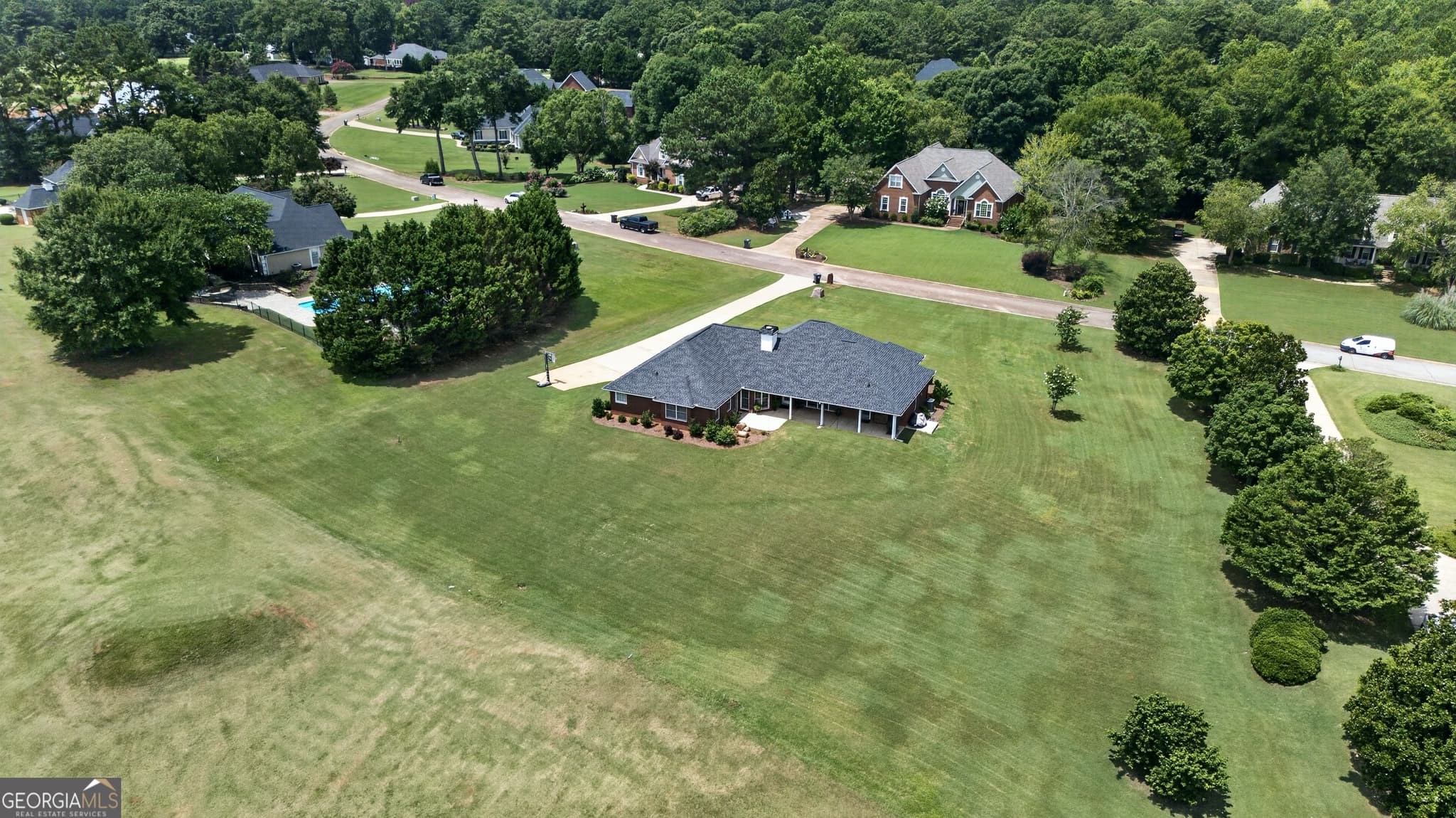 4 bedroom, 2 bathroom, 2,351 sq ft single family residence for sale at 113 Prestwick Drive, Lagrange, GA 30241 — photo 2