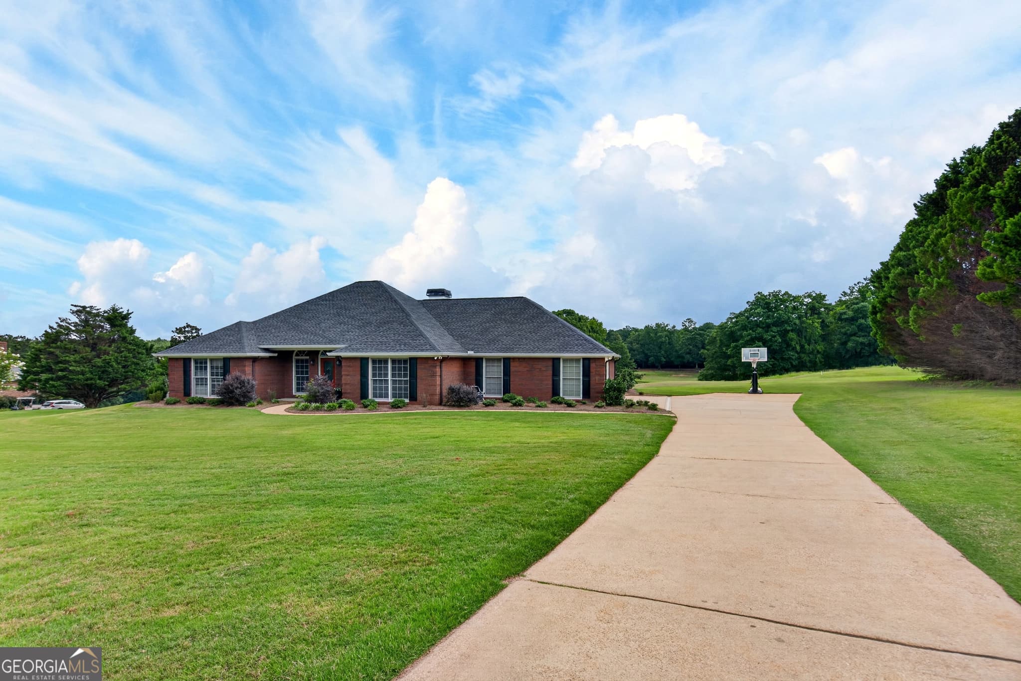 4 bedroom, 2 bathroom, 2,351 sq ft single family residence for sale at 113 Prestwick Drive, Lagrange, GA 30241 — photo 1 of 44