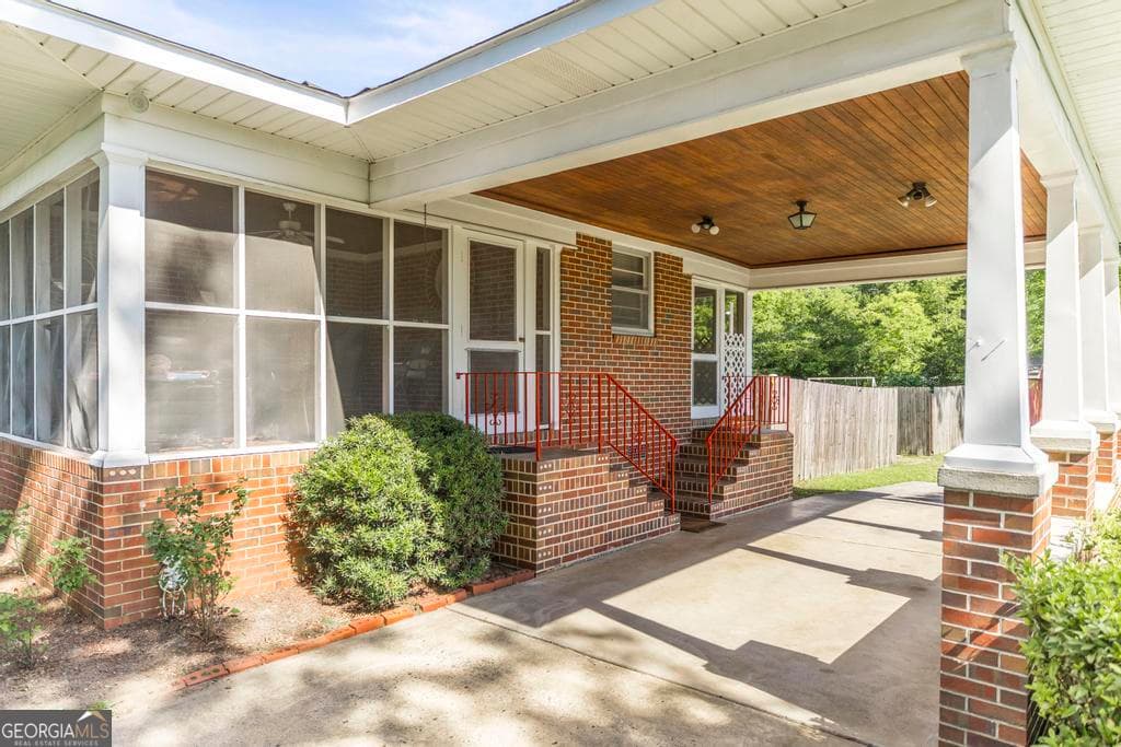 3 bedroom, 2 bathroom, 1,717 sq ft single family residence under contract at 304 Broad Street # 719, Hawkinsville, GA 31036 — photo 3