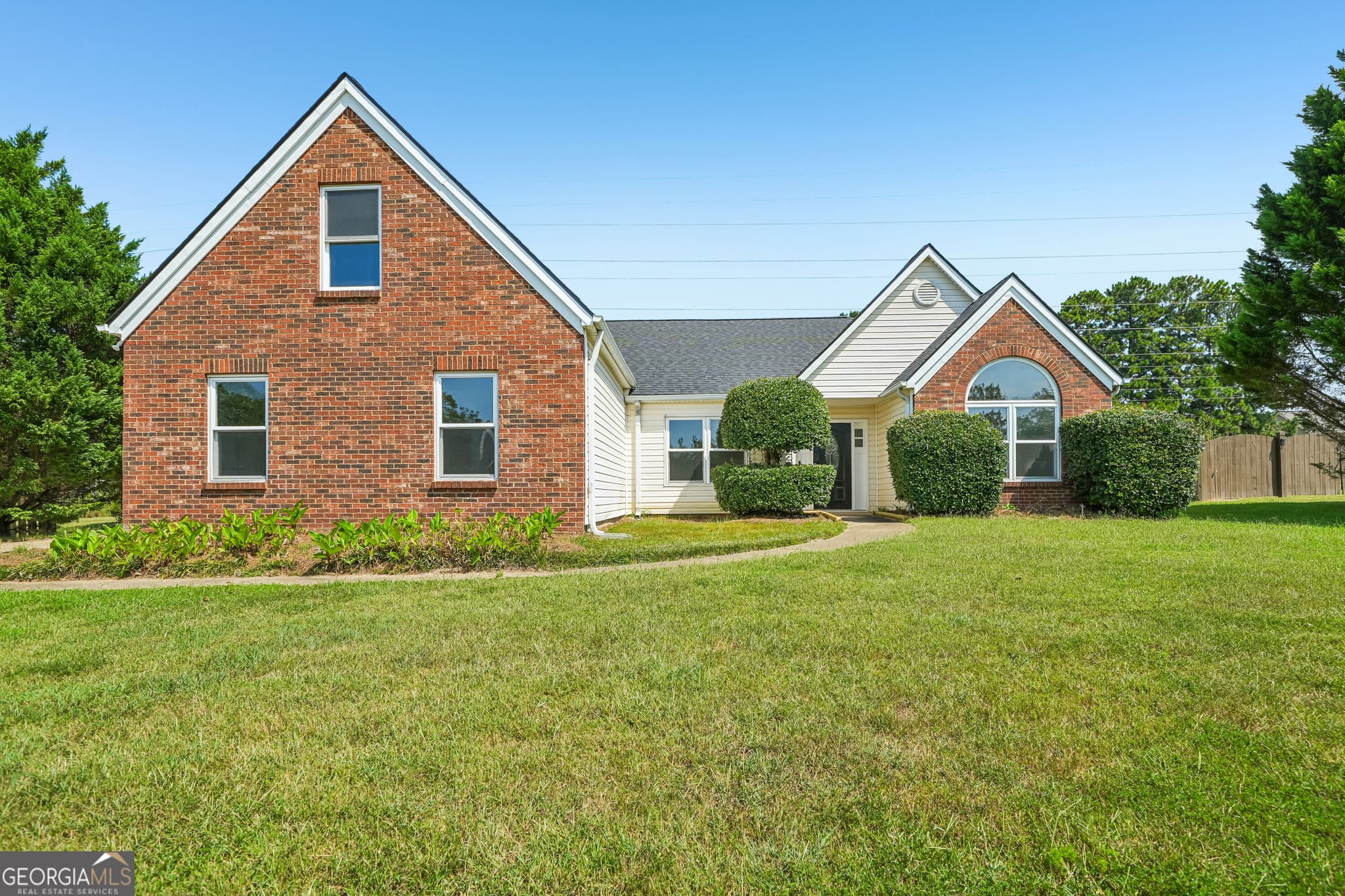 3 bedroom, 2.5 bathroom, 2,481 sq ft single family residence for sale at 3725 Bradford Walk Trail, Buford, GA 30519