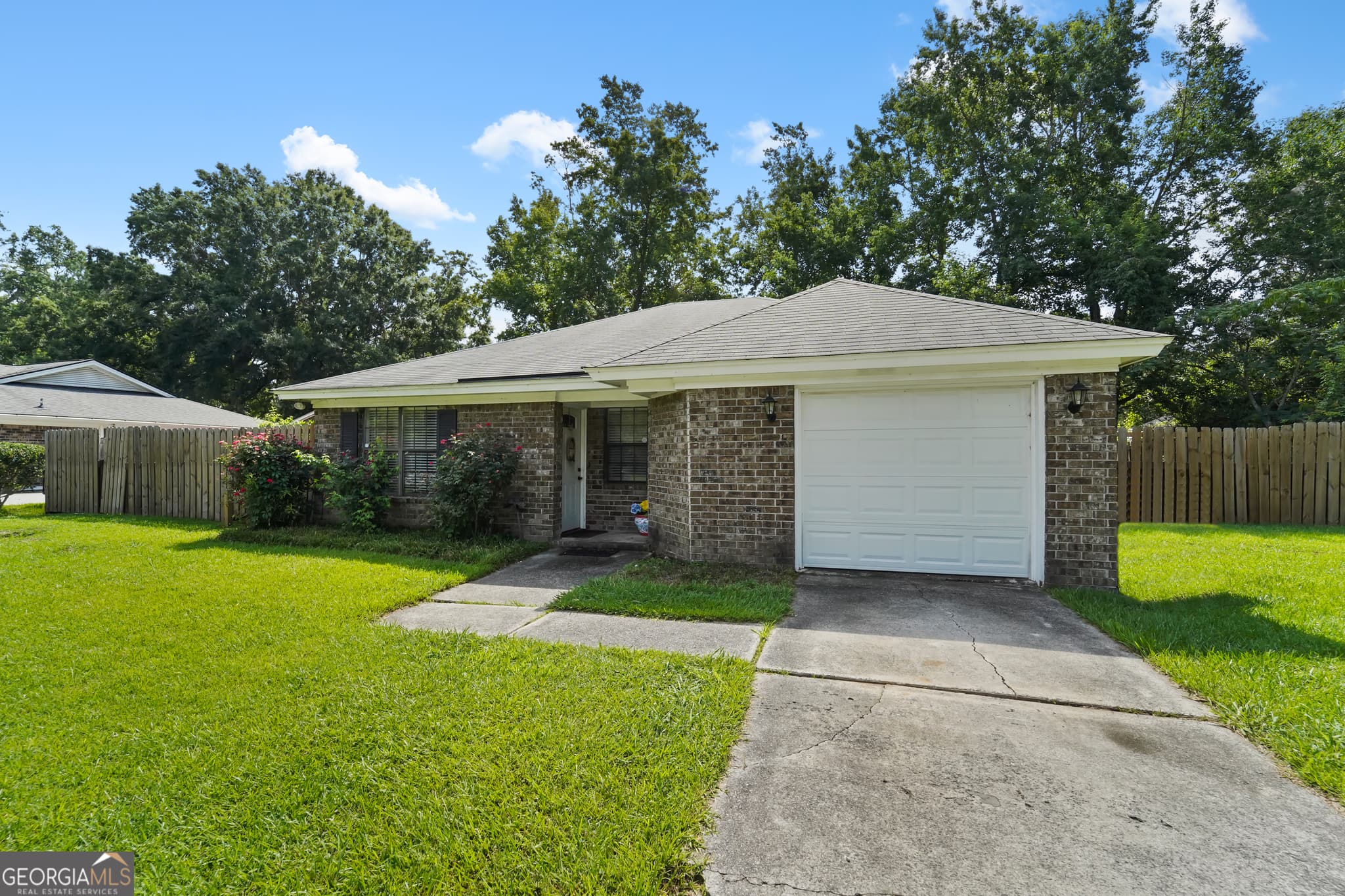 3 bedroom, 2 bathroom, 1,602 sq ft single family residence for sale at 604 Ryan Lane, Pooler, GA 31322