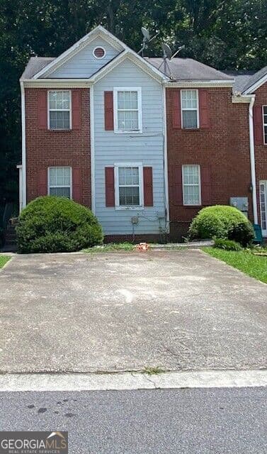 2 bedroom, 2 bathroom, 1,676 sq ft single family residence for sale at 6514 Charter Way, Lithonia, GA 30058 — photo 2
