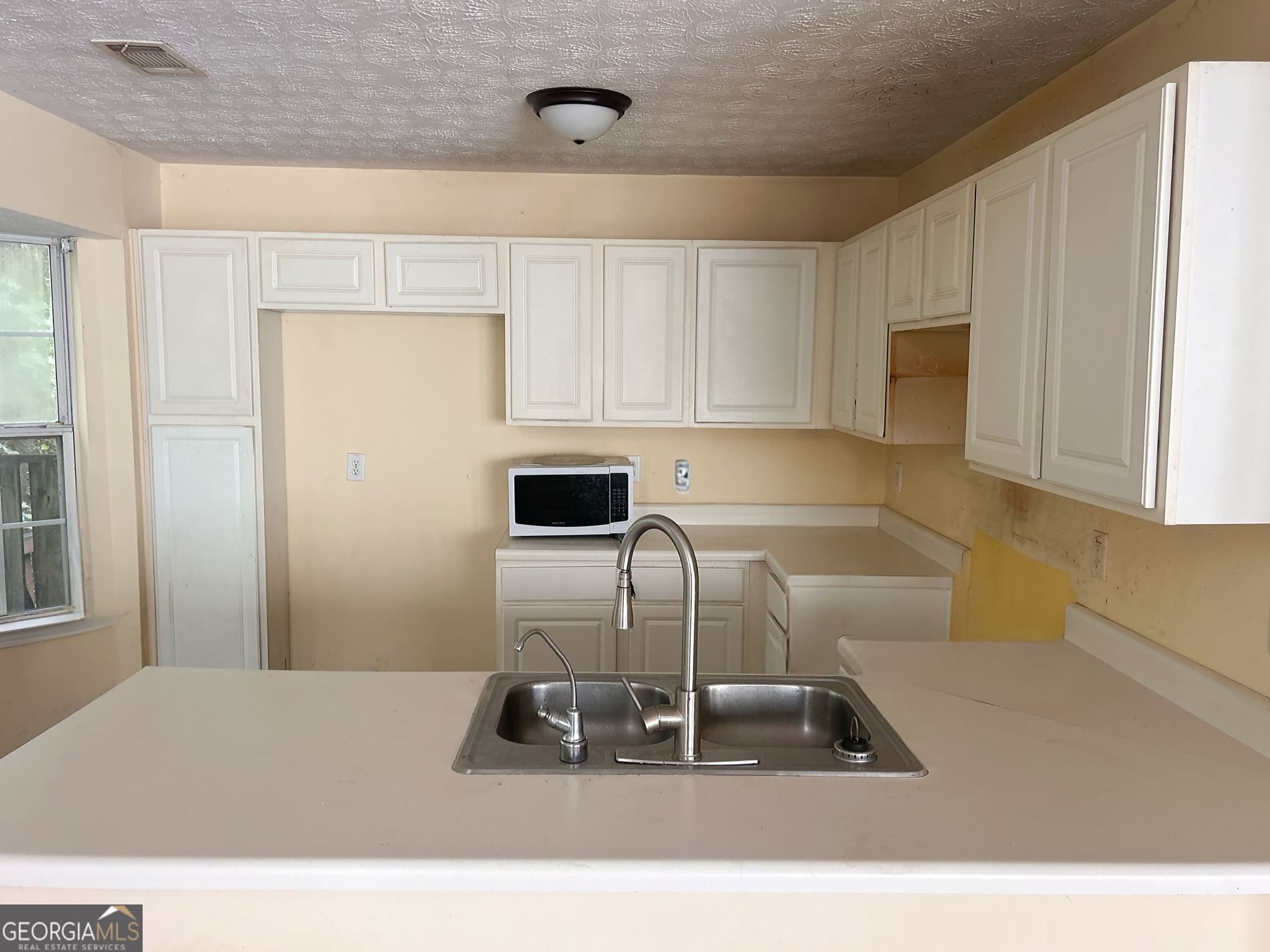 2 bedroom, 2 bathroom, 1,676 sq ft single family residence for sale at 6514 Charter Way, Lithonia, GA 30058 — photo 7