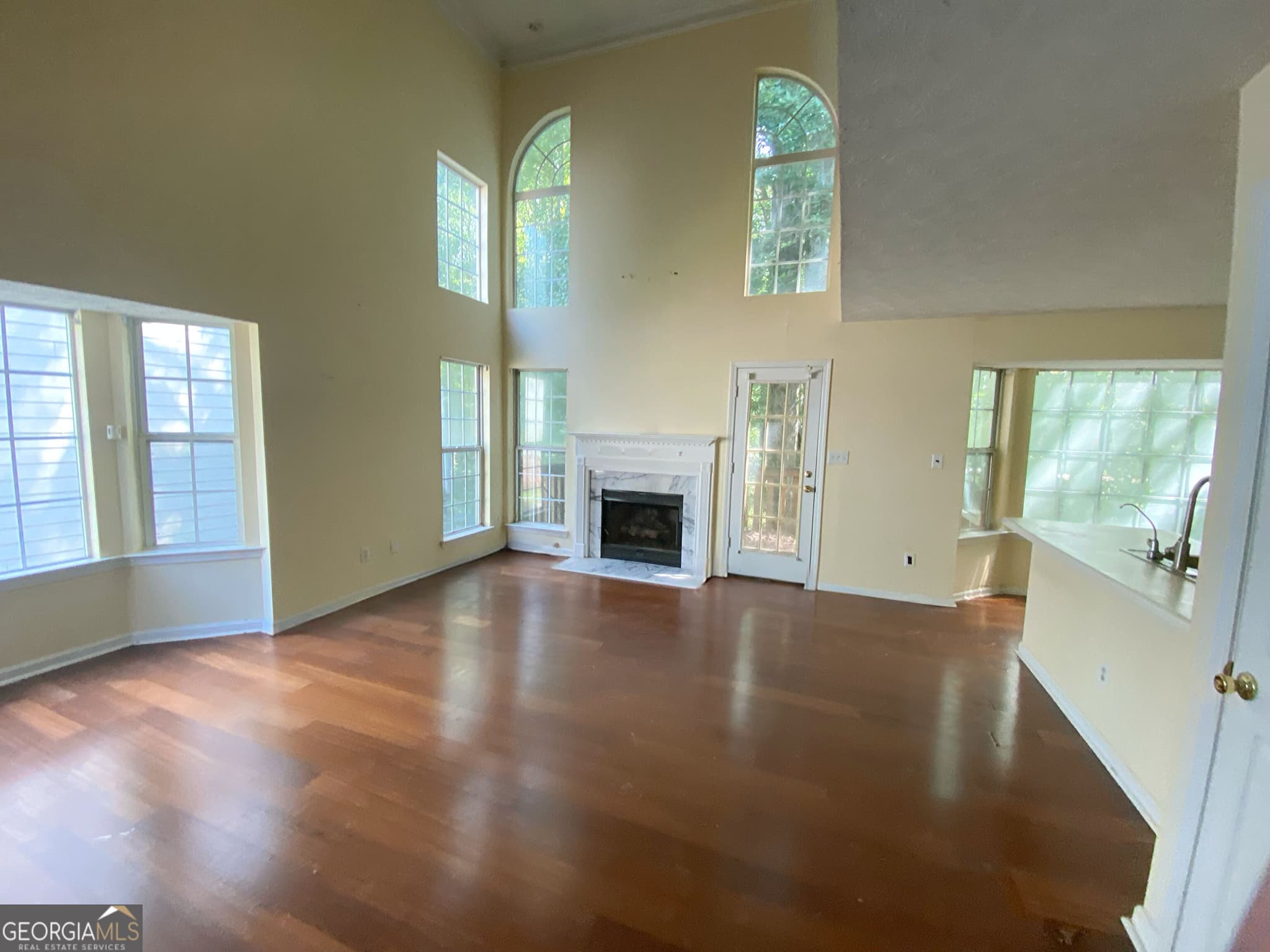 2 bedroom, 2 bathroom, 1,676 sq ft single family residence for sale at 6514 Charter Way, Lithonia, GA 30058 — photo 4