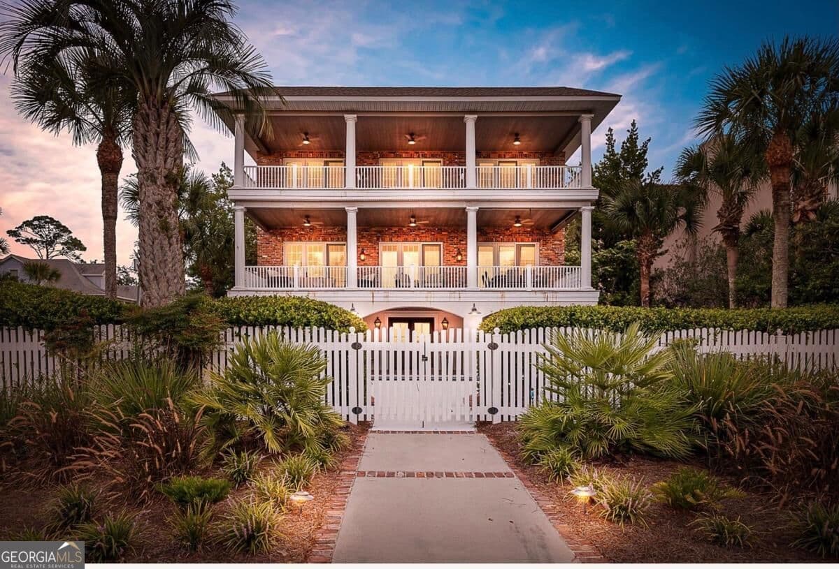 5 bedroom, 5.5 bathroom, 5,145 sq ft single family residence for sale at 2212 Ocean Road, St. Simons, GA 31522 — photo 2