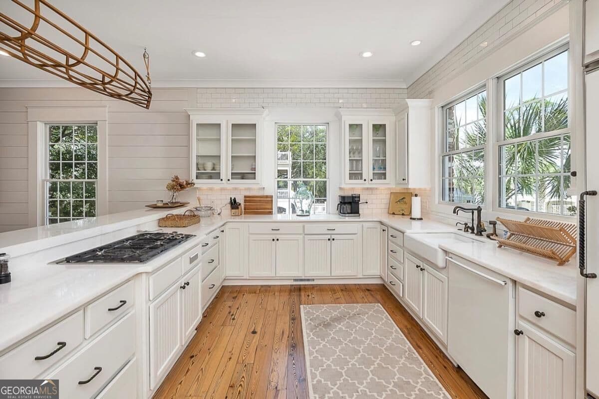 5 bedroom, 5.5 bathroom, 5,145 sq ft single family residence for sale at 2212 Ocean Road, St. Simons, GA 31522 — photo 9