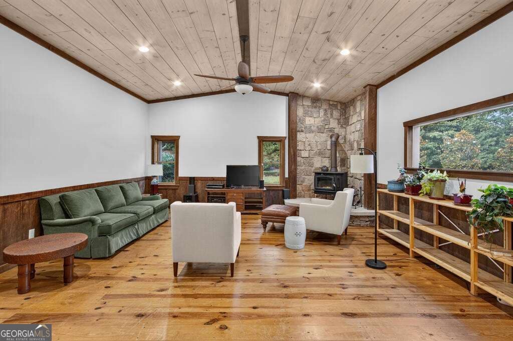 3 bedroom, 3 bathroom, 2,240 sq ft cabin,single family residence for sale at 210 W Pierceville Road, Mccaysville, GA 30555 — photo 7