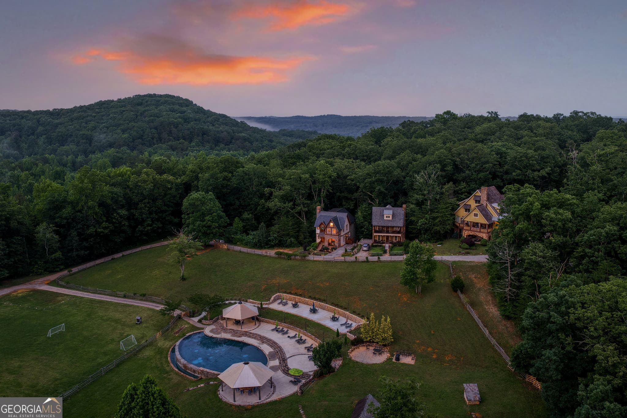 4 bedroom, 4 bathroom, 3,346 sq ft single family residence for sale at 32 Lantern Cove Road, Chickamauga, GA 30707 — photo 3