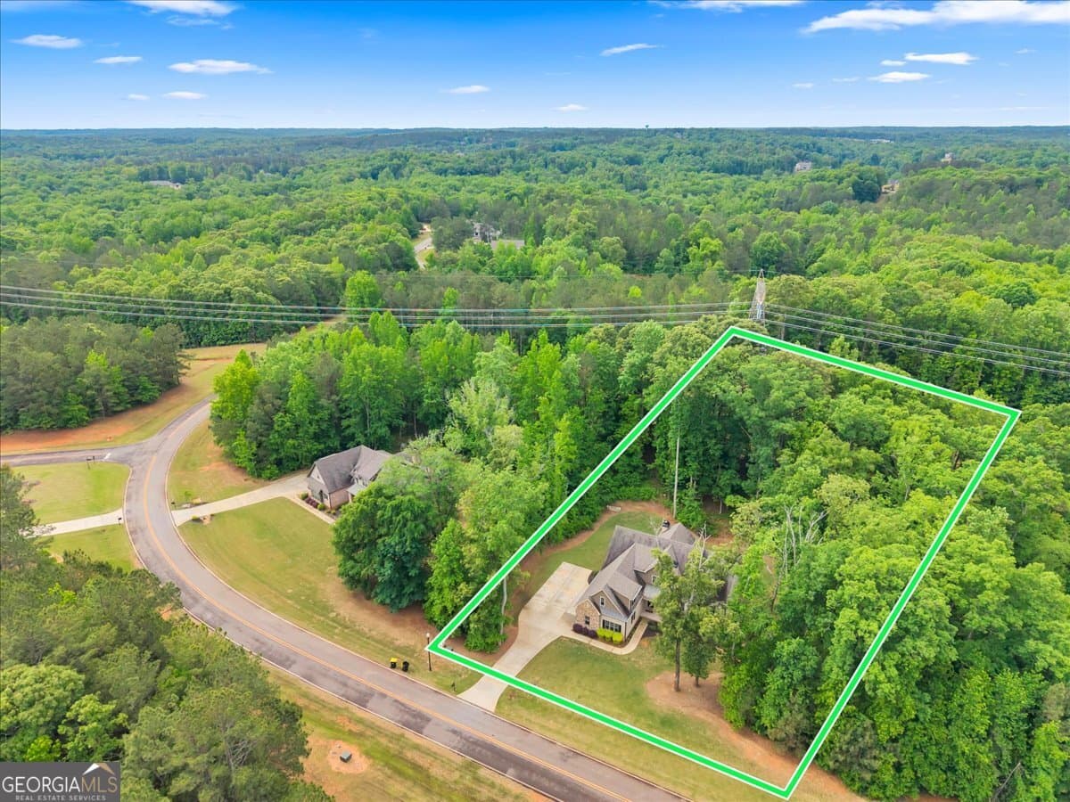 4 bedroom, 3.5 bathroom, 3,160 sq ft single family residence for sale at 103 Heights Avenue, Forsyth, GA 31029 — photo 3