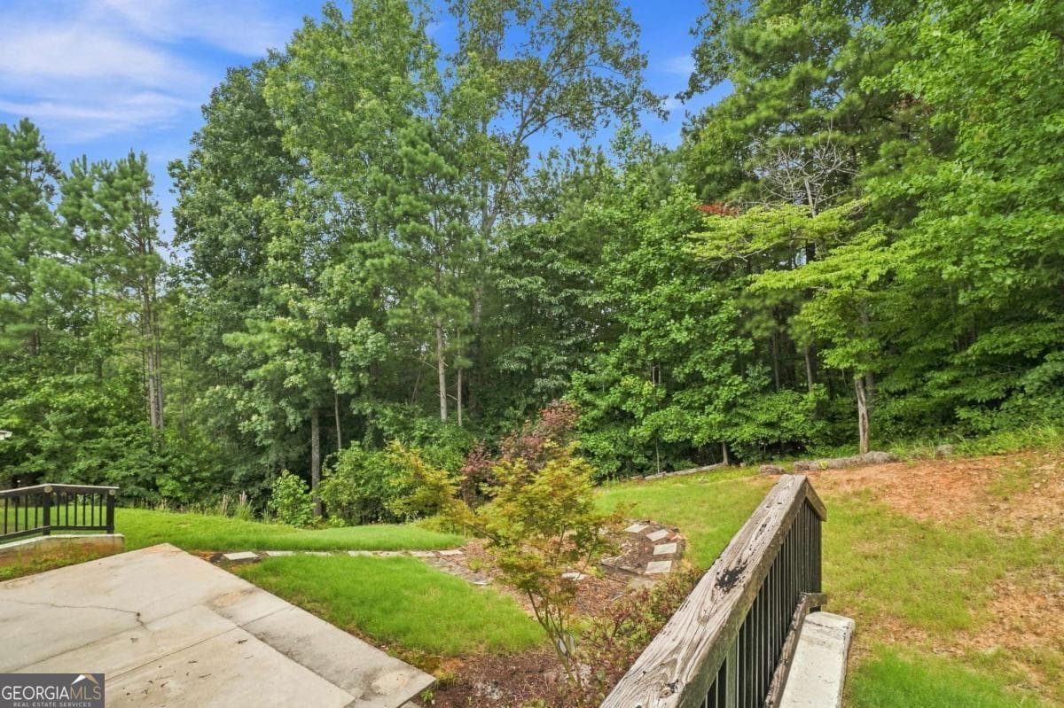 4 bedroom, 2.5 bathroom, 2,774 sq ft single family residence for sale at 6323 Oakwell Place, Fairburn, GA 30213 — photo 5
