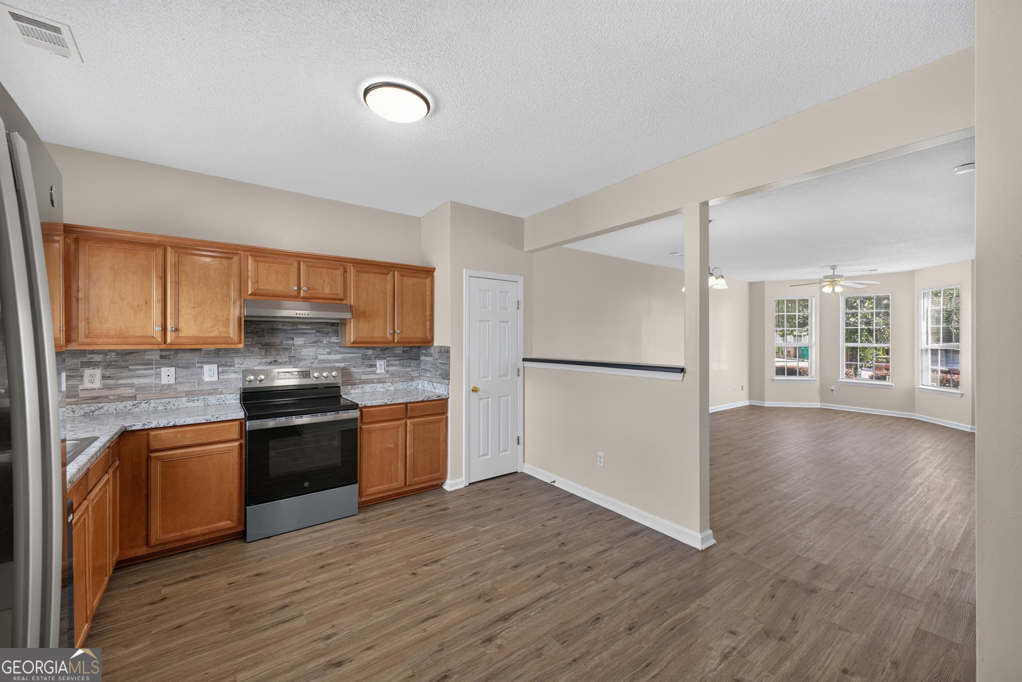3 bedroom, 2.5 bathroom townhouse for rent at 1471 Riverrock Trail, Riverdale, GA 30296 for $1,800 a month — photo 7