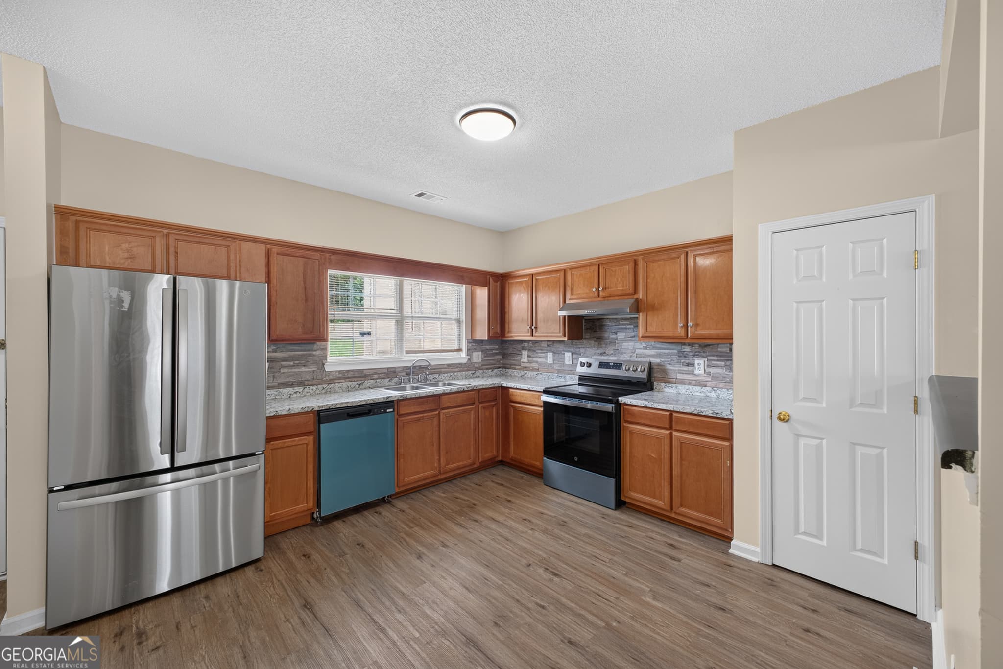 3 bedroom, 2.5 bathroom townhouse for rent at 1471 Riverrock Trail, Riverdale, GA 30296 for $1,800 a month — photo 5